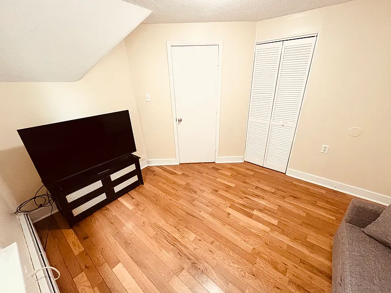 117 Lloyd St #3 — Photo 6