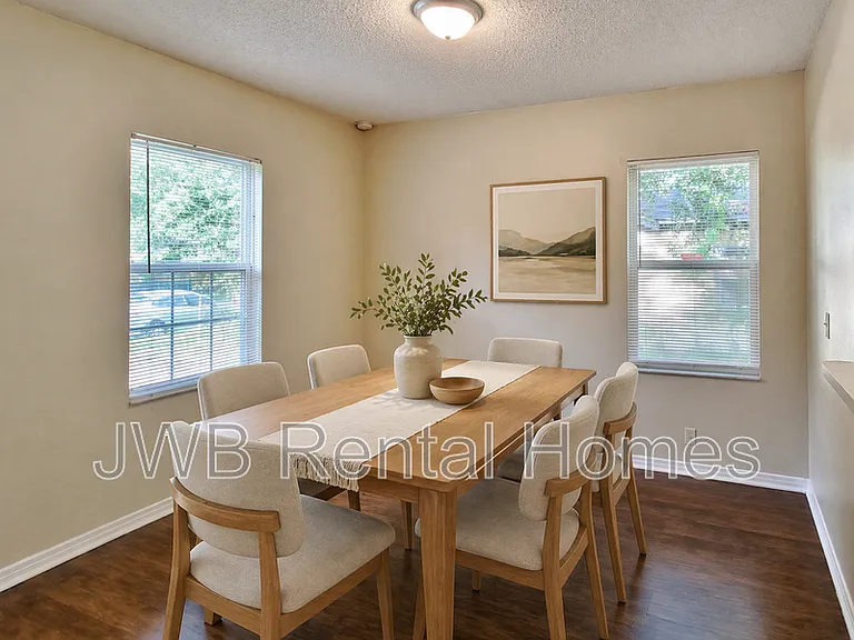 1609 W 24th St — Photo 5