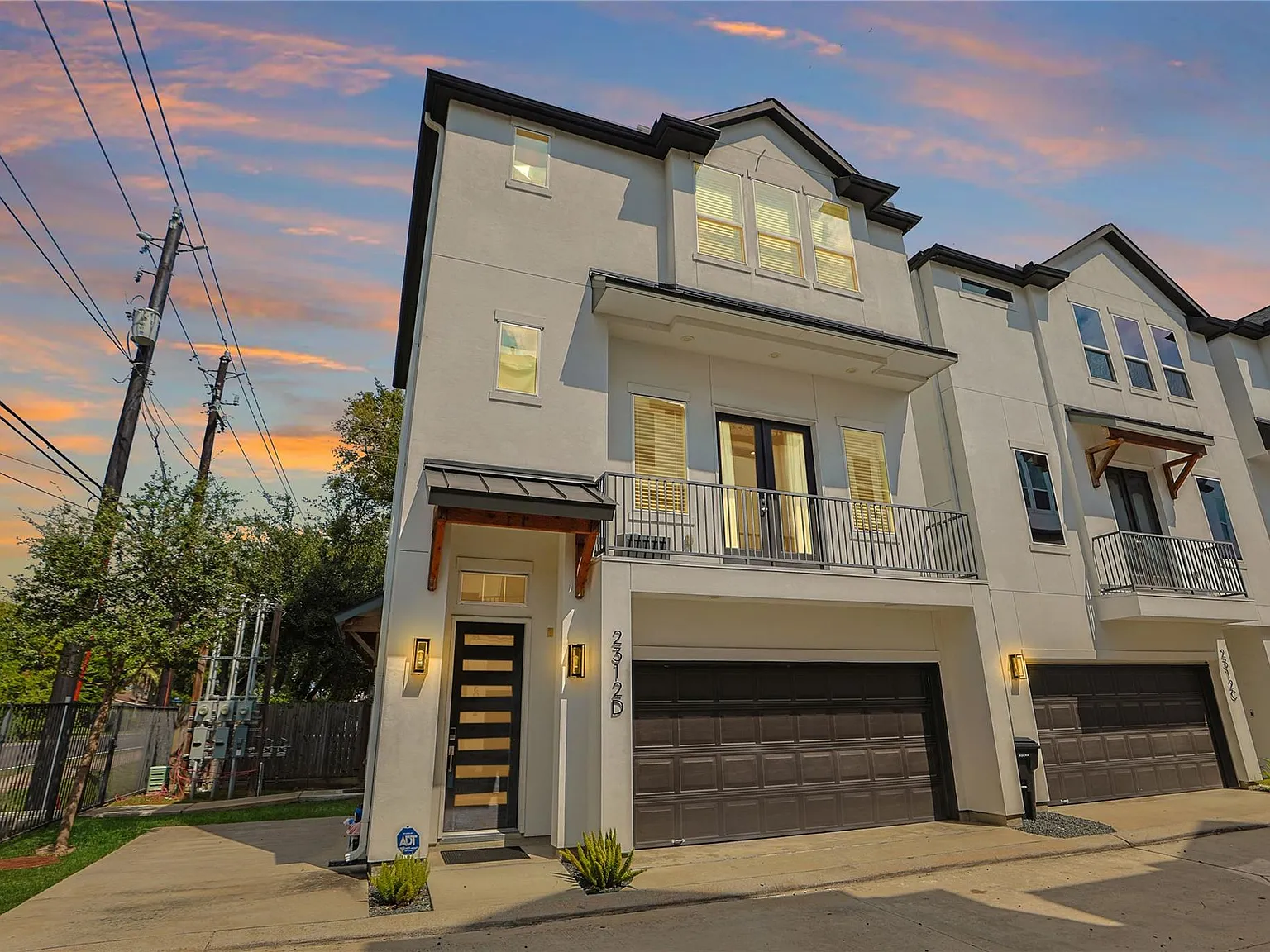 3 bed, 3.5 bath, 2057 sqft, $2,650 — Photo 3