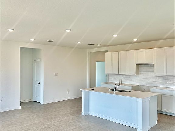 2nd image of 1113 Blue Spring Dr