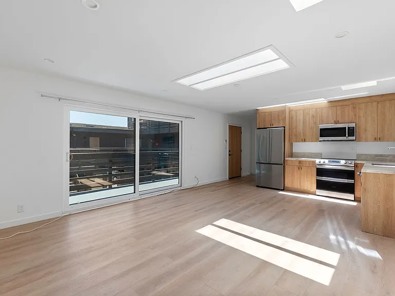 1105 N. Coast Highway | Sand Castle Apartments — Photo 3