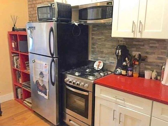 4th image of 1493 Gates Ave #2E