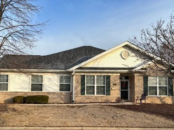 16300 Crescent Lake Dr, Crest Hill, IL 60403