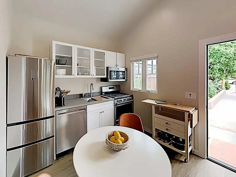 1205 Blanchard St — Photo 9