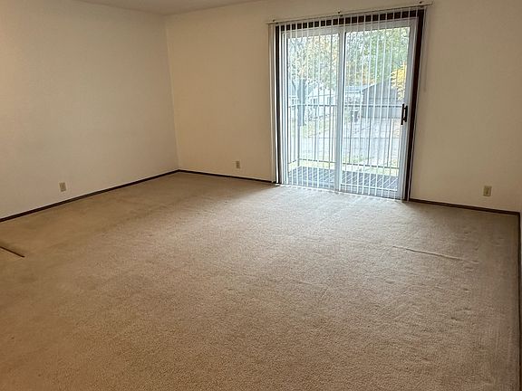3rd image of 3223 Scenic Dr #11290876