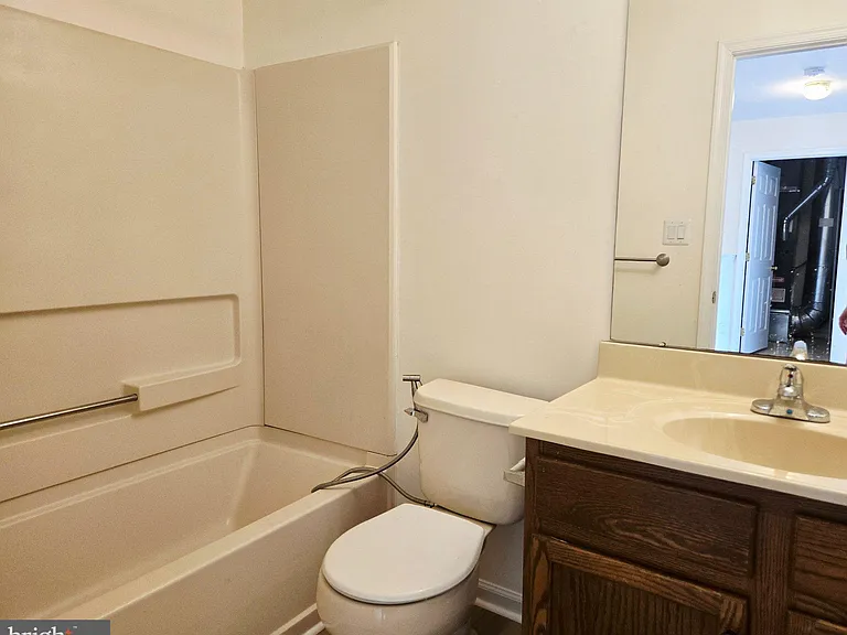5701 Essex Ln — Photo 37