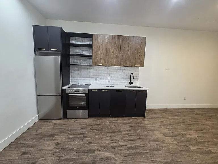 61 Troutman St #4A — Photo 3