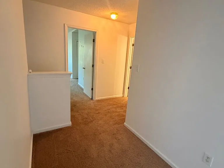325 Town Pointe Way — Photo 23