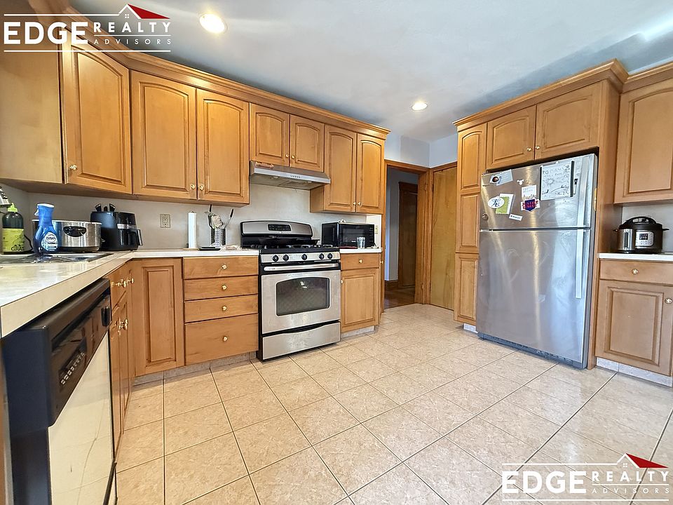 1st image of 494 Washington St #1