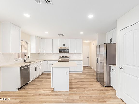3rd image of 1471 E TRELLIS Place