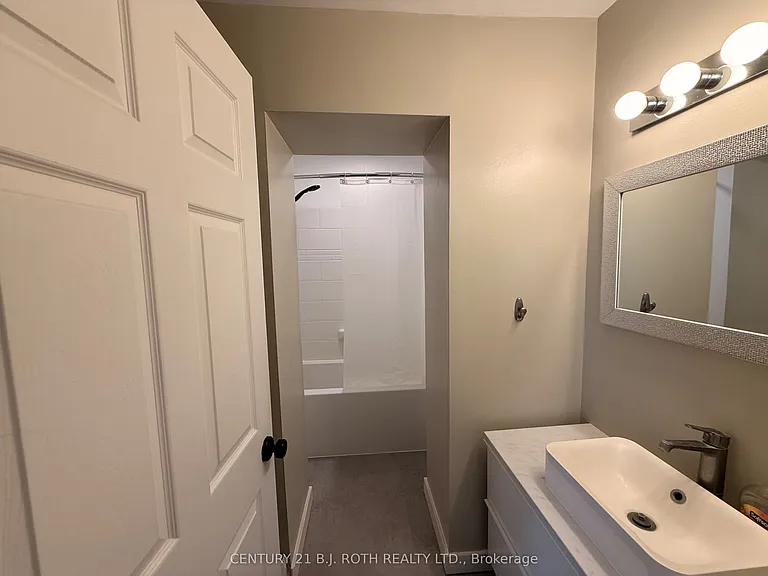 109 Toronto St #BACK — Photo 5