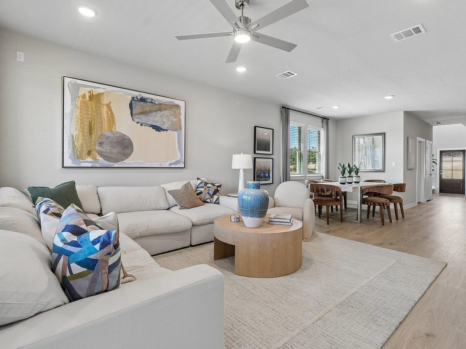 4 bed, 3.5 bath, 2536 sqft, $3,850 — Photo 4