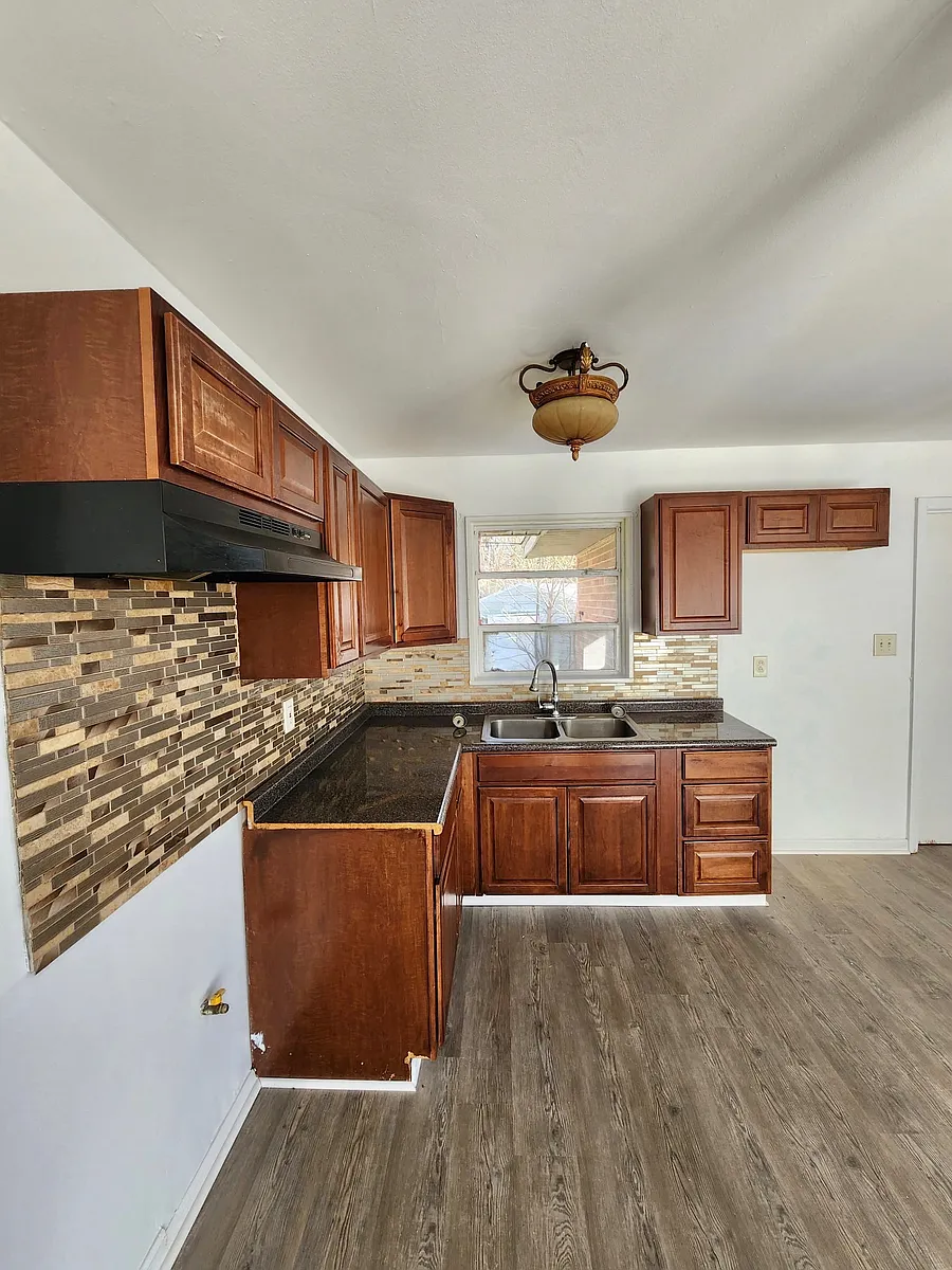 Building Photo - 1721 Collier Dr