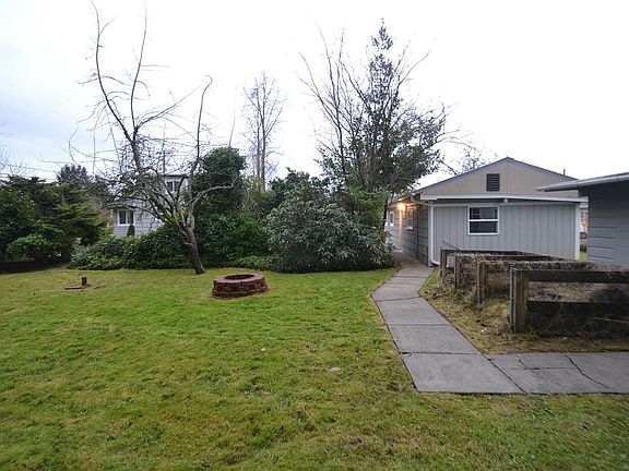 4th image of 9722 40th Ave E