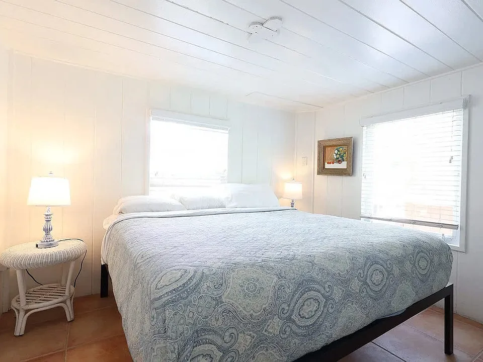 5306 Avenida Navarra Yellow Cottage #1