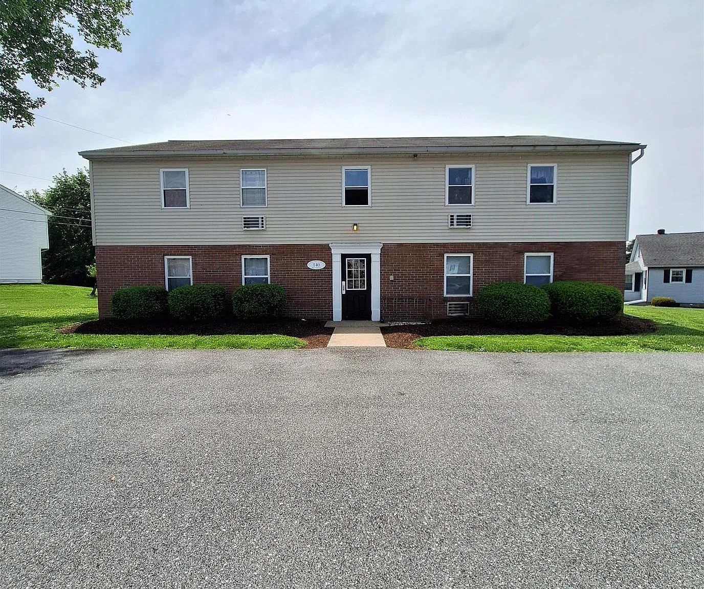 Charlotte Place Apartments — Photo 1