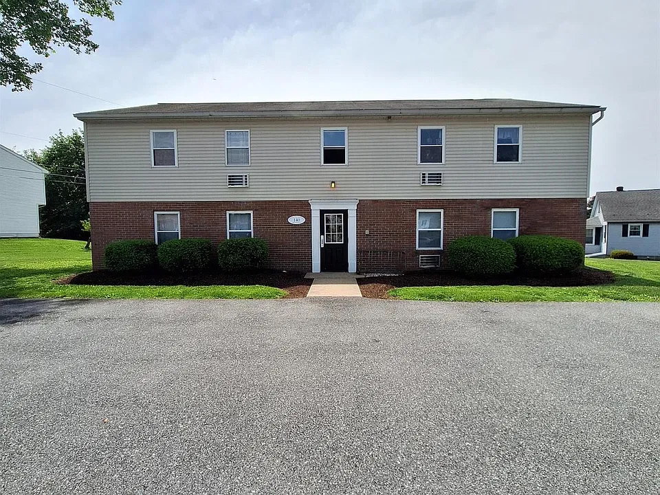 140A W Charlotte St