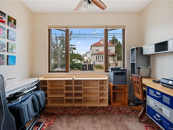 4th image of 834 Hollywood Ave
