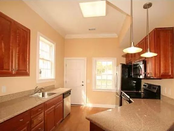 2nd image of 410 W Hall St #1