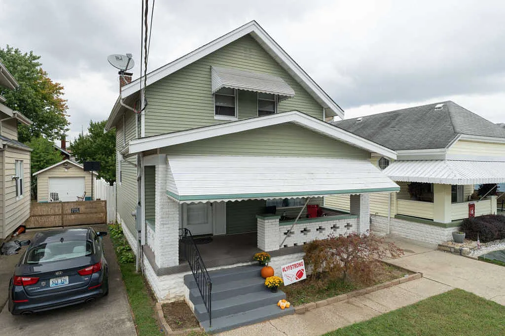 249 Stokesay St photo 1