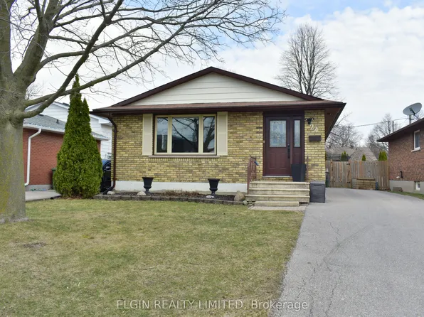 24 Dyer St, Saint Thomas, ON N5R 5K3