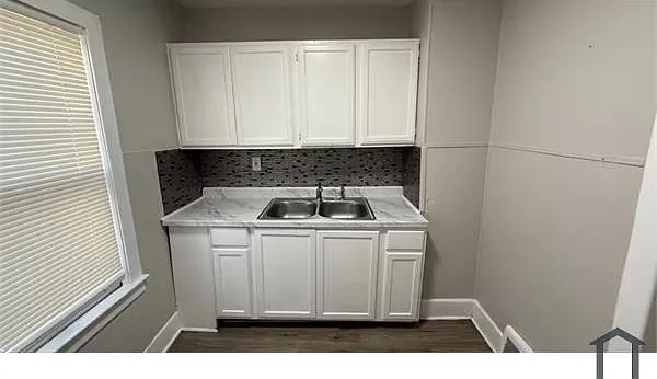 3 bed, $1,200 — Photo 3
