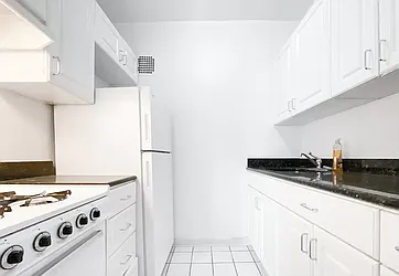 Rented by R New York