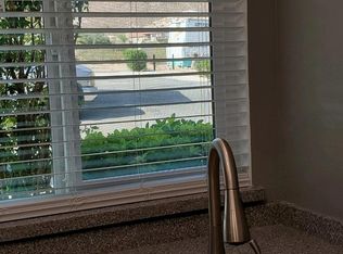 17941 Siskiyou Rd APT 6, Apple Valley, CA 92307