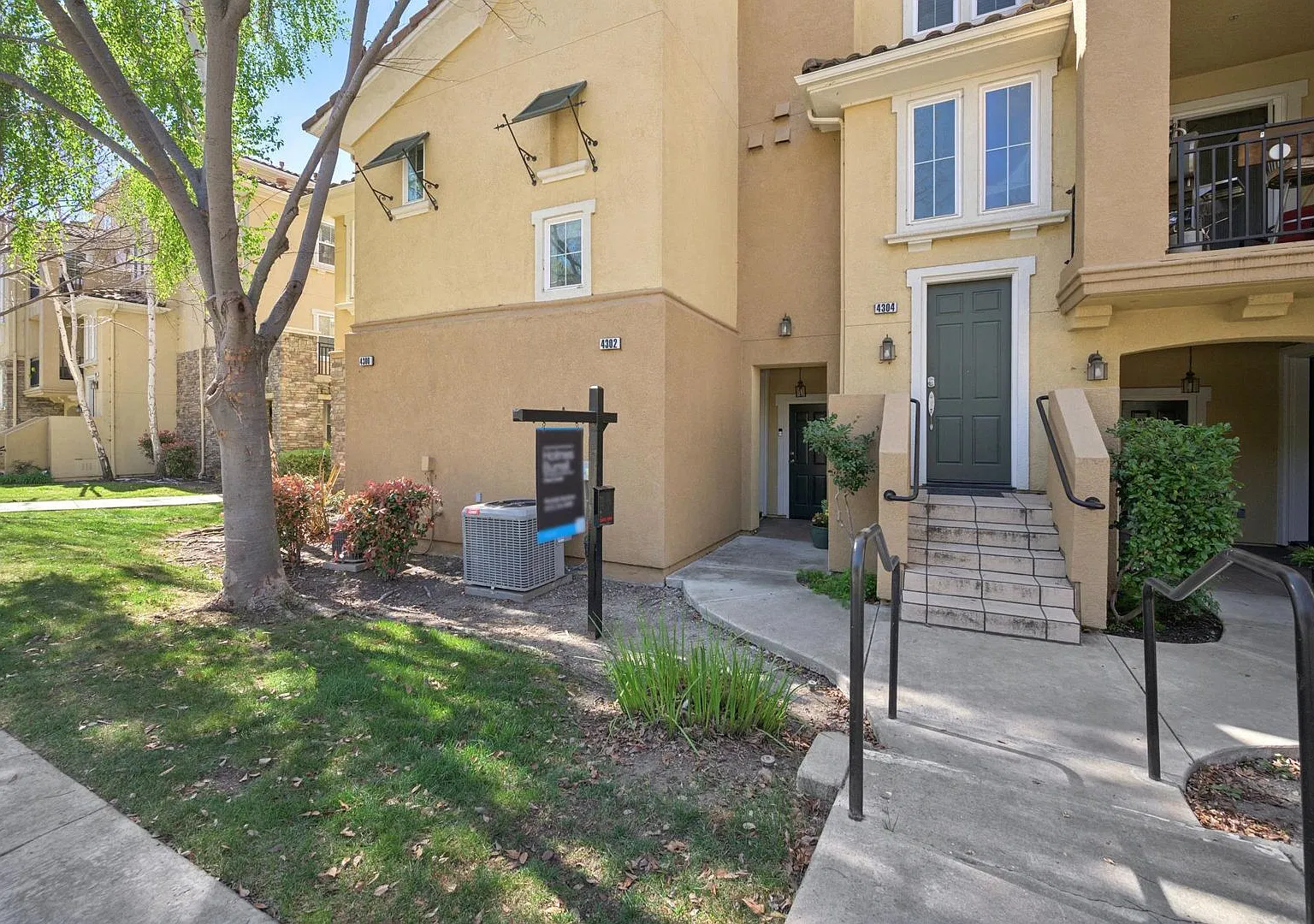 Beautiful 3BD/3BA Spacious Home in Dublin — Photo 1