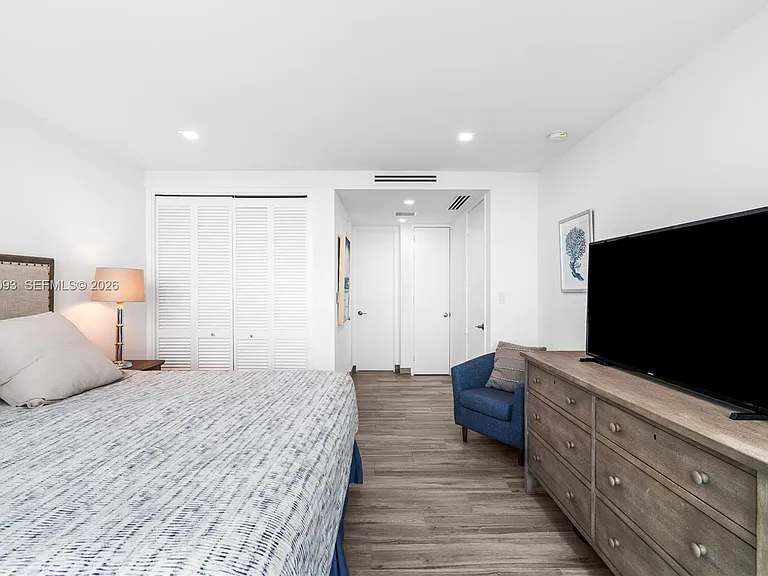 5055 Collins Ave #10H — Photo 8