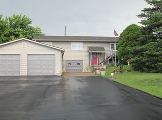 3306 Driftwood Dr, Manhattan, KS 66503