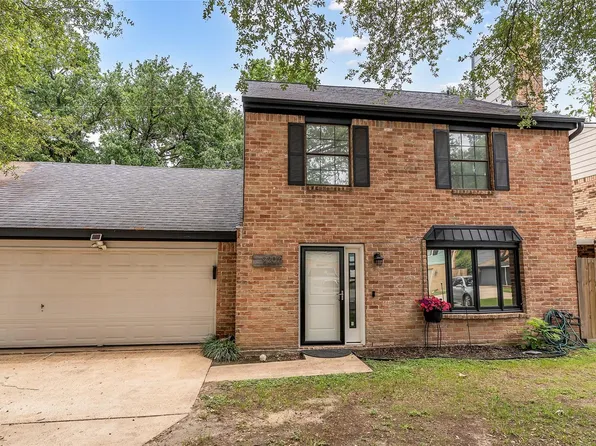 9207 Barr Cir, Houston, TX 77080