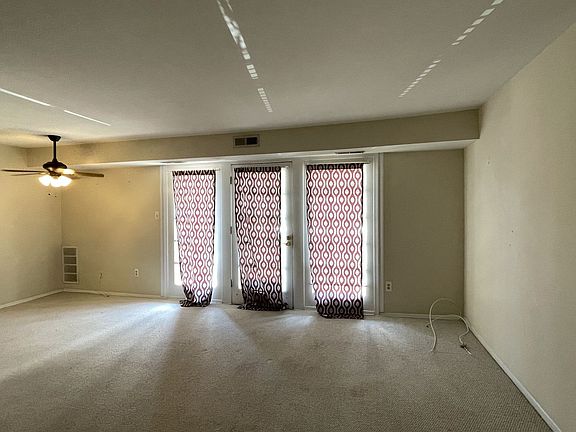 4th image of 12701 Gordon Blvd APT 10