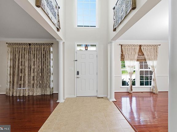 5th image of 537 Hartley Way