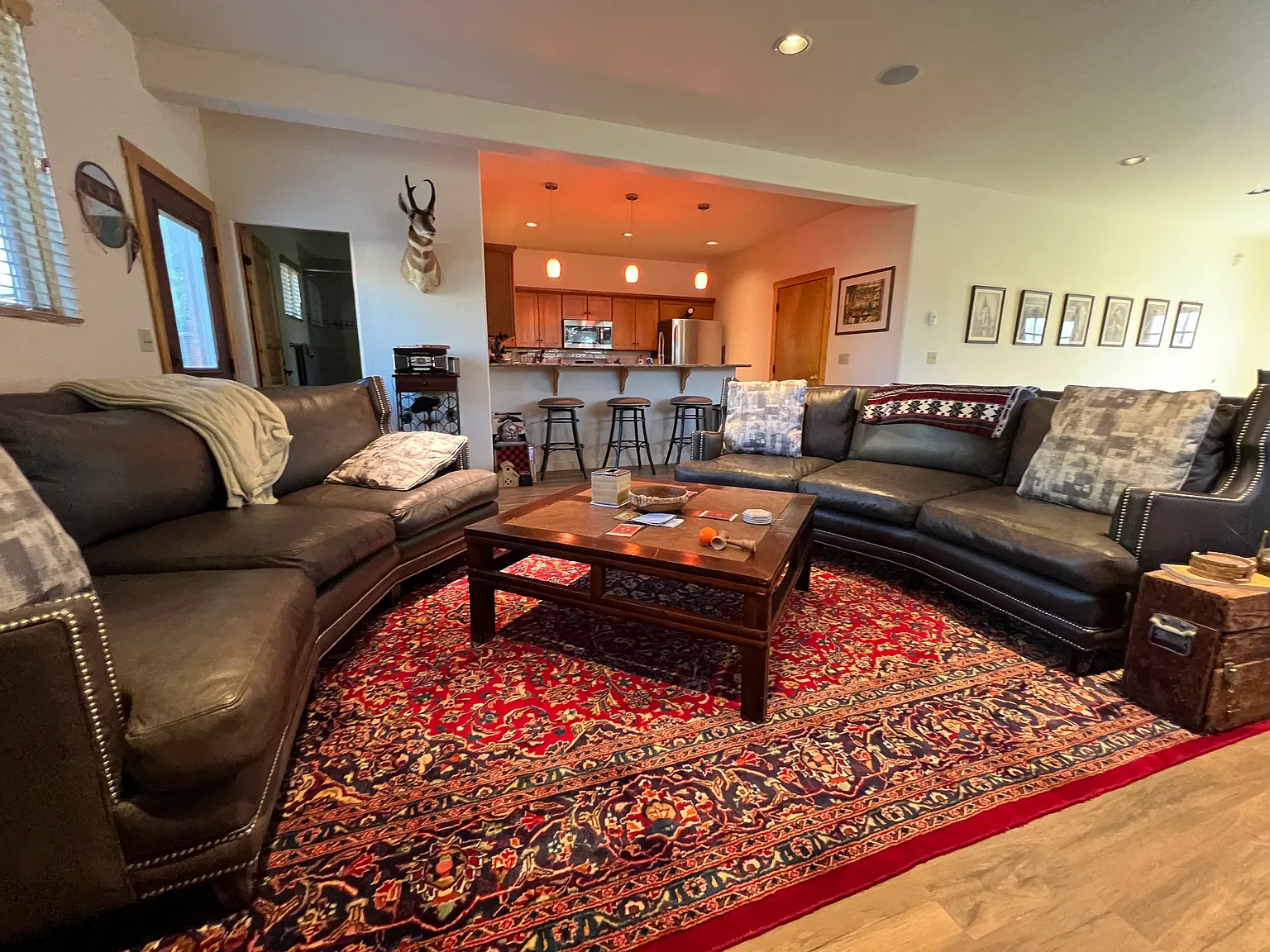 3 bed, 2046 sqft, $6,000 — Photo 3