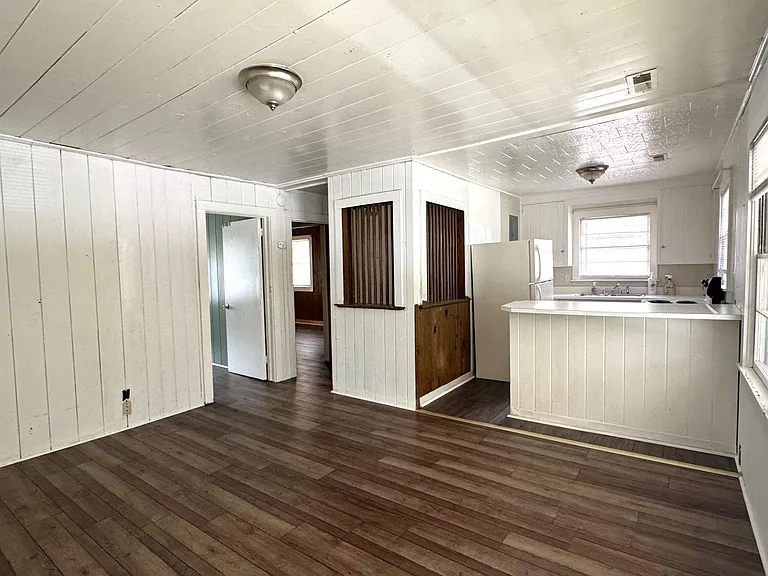 7203 Porcher Dr — Photo 2