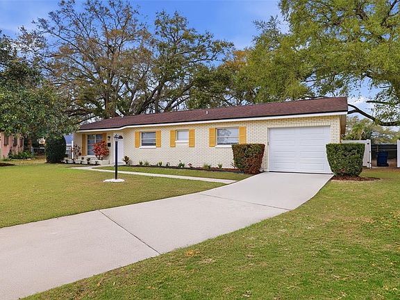 2nd image of 2327 W Knollwood Pl