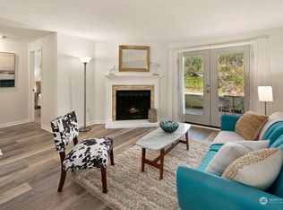 10822 E Riverside Dr APT A103, Bothell, WA 98011