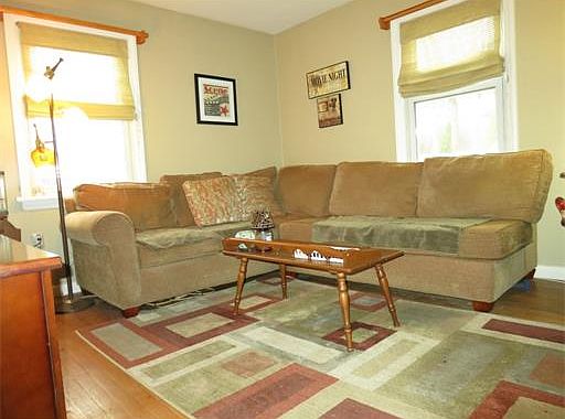 2nd image of 2 Sadowski St
