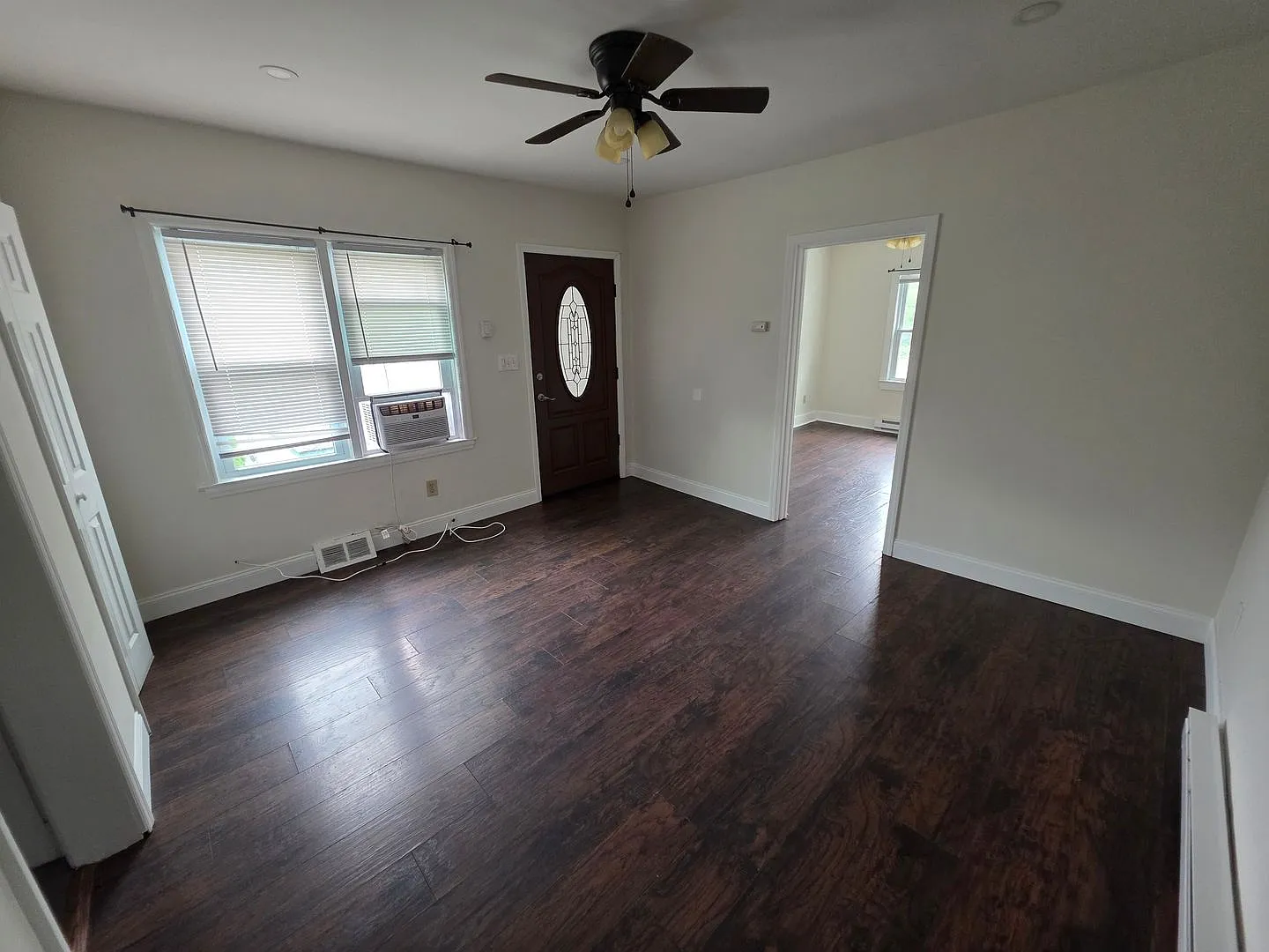 122-128 Mount Airy Road — Photo 3