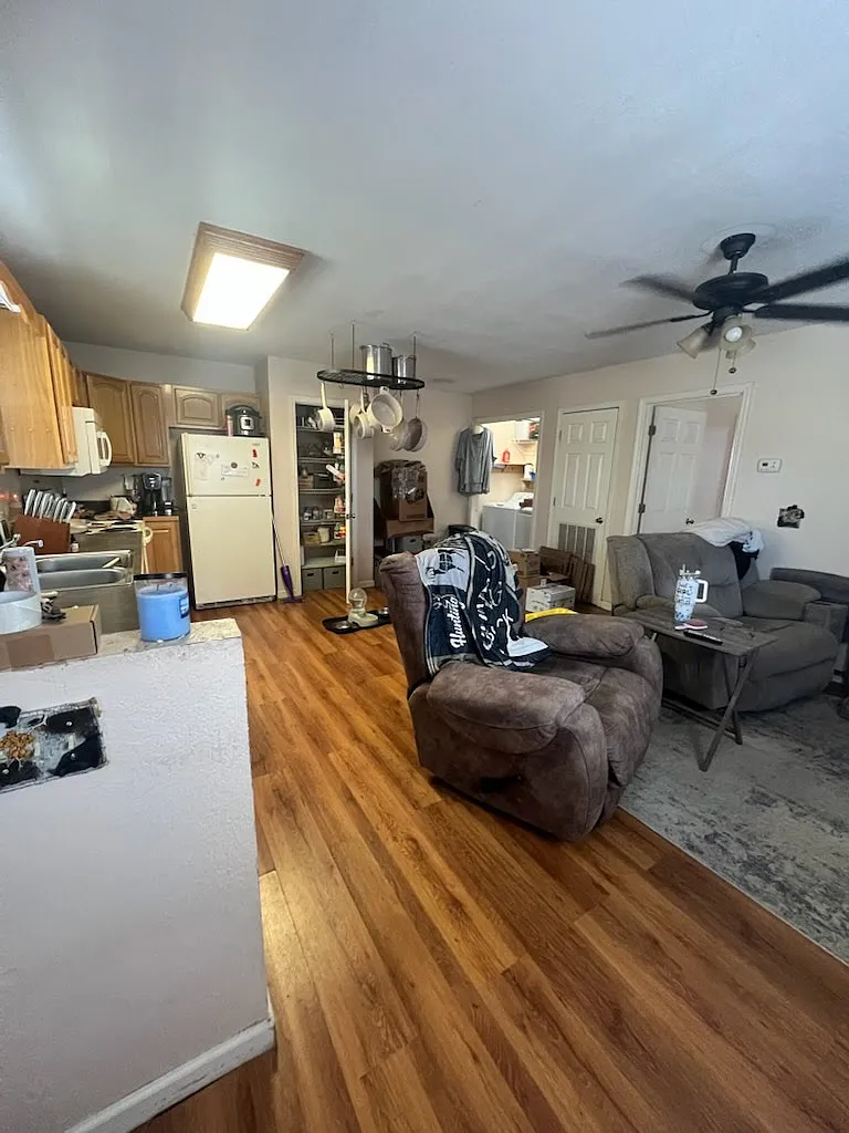 1 bed, 850 sqft, $1,350 — Photo 1