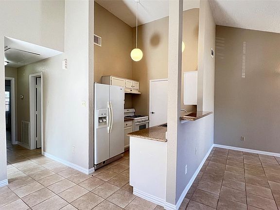 3rd image of 5217 Beaverhill Dr