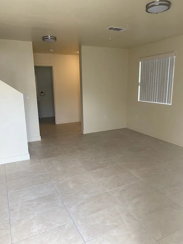 4 bed, 1387 sqft, $3,850 — Photo 2