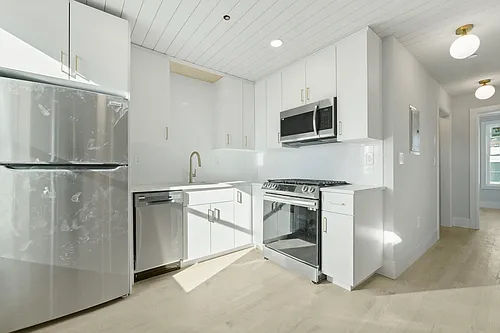 183 Maverick St #3 Photo 1