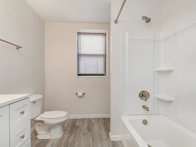 710 Franklin Ave #3 — Photo 2