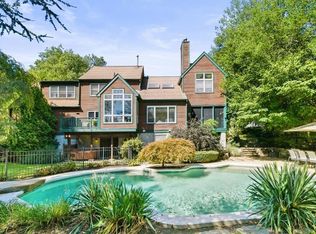 32 Ridge Rd, Cortlandt Manor, NY 10567