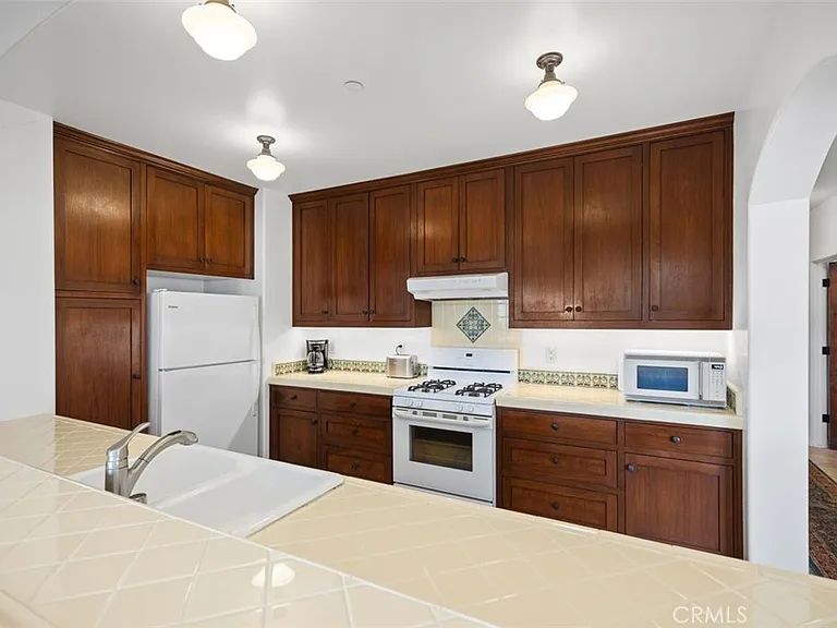240 Avenida Rosa #B — Photo 16