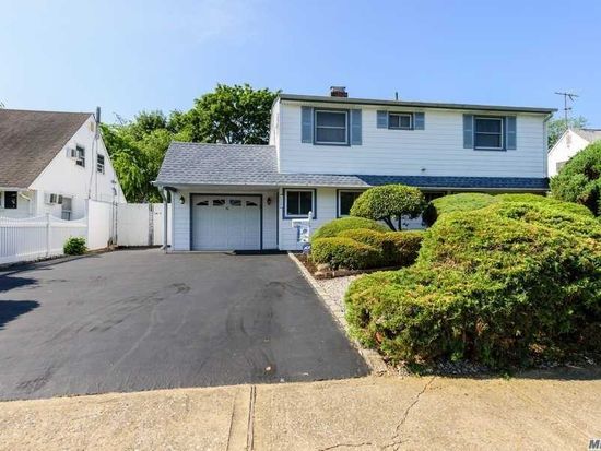 6 cherrytree lane levittown ny