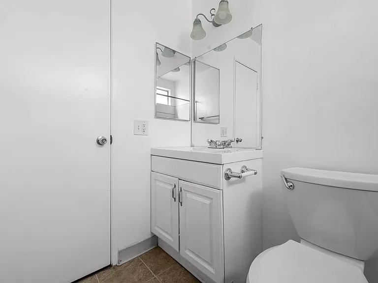 19035 Sherman Way — Photo 13