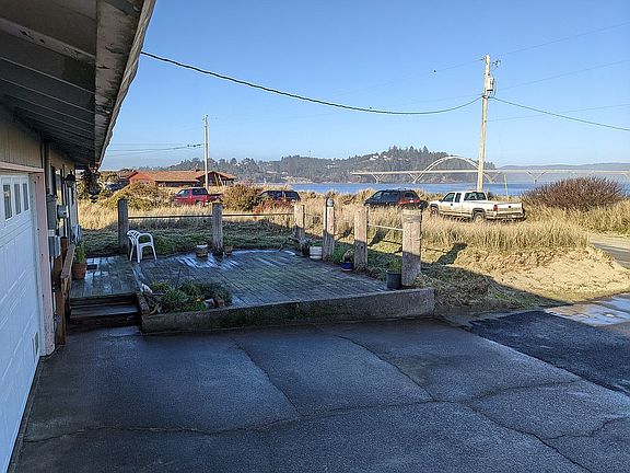 4th image of 6 NW Alsea Bay Dr